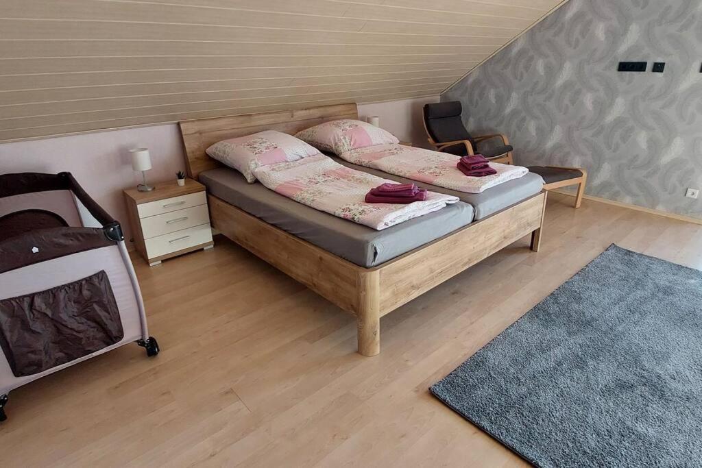 Grosse Tolle 4 Zimmer Ferienwohnung Im Herzen Des Odenwaldes Mörlenbach Esterno foto