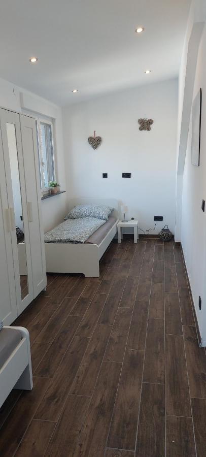 Grosse Tolle 4 Zimmer Ferienwohnung Im Herzen Des Odenwaldes Mörlenbach Esterno foto